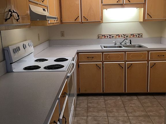 2nd image of 10880 Longview Dr S