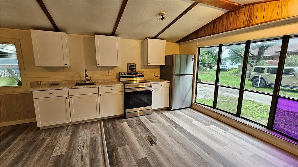 2 bed, 1.0 bath, 732 sqft, $1,100 — Photo 4