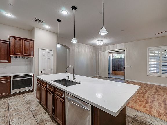 5th image of 3014 N 136th Dr