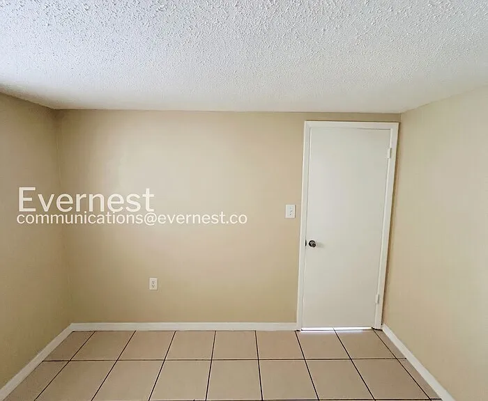 9130 Chatam Ln — Photo 17