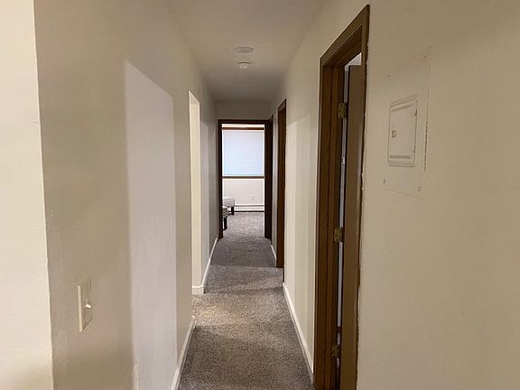 5th image of 1009 6th Ave S