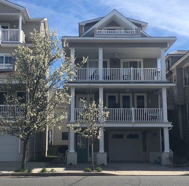 1st image of 831 3rd St
