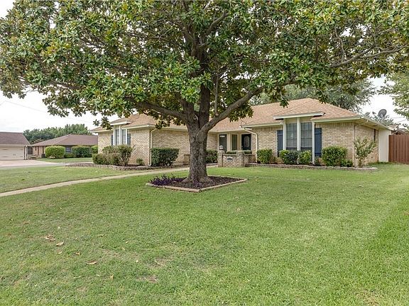 2nd image of 6701 Riviera Dr