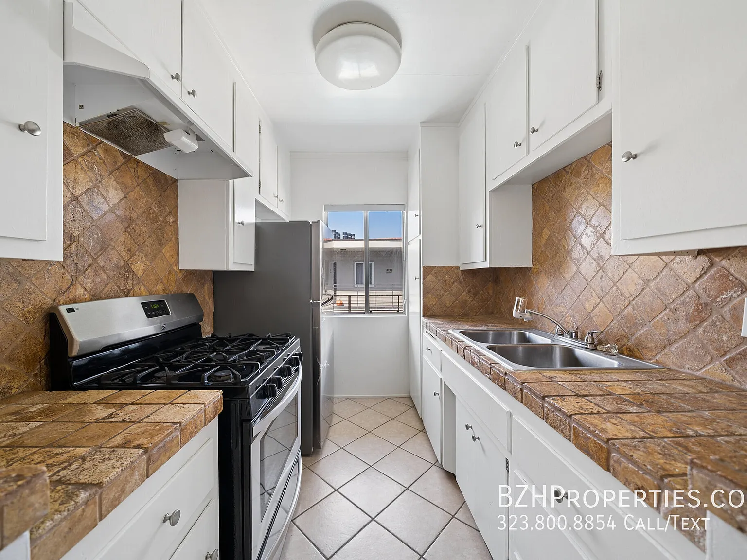 1220 N Ogden Dr — Photo 4