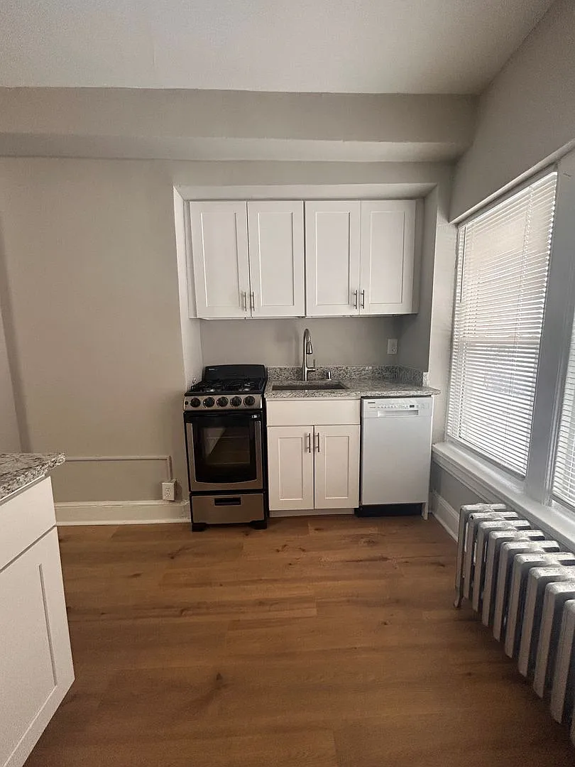 1521 N. Franklin Place — Photo 3