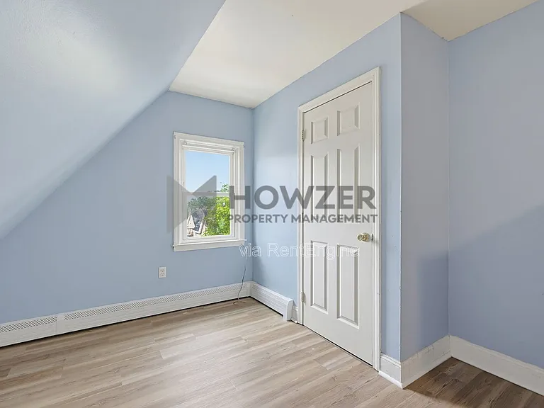 54 Broadway — Photo 11