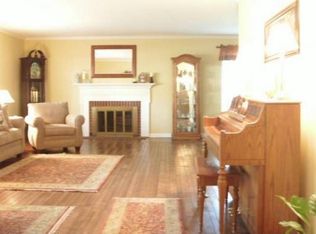 1236 Modaff Rd, Naperville, IL 60540