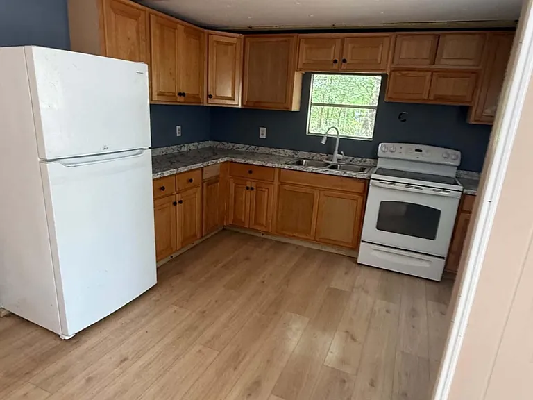 707 Dawn Ave — Photo 2