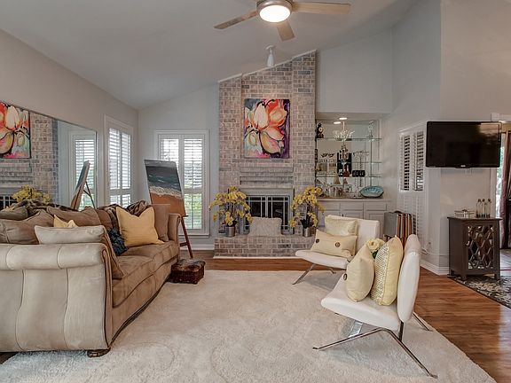 4th image of 446 Arbor Creek Dr