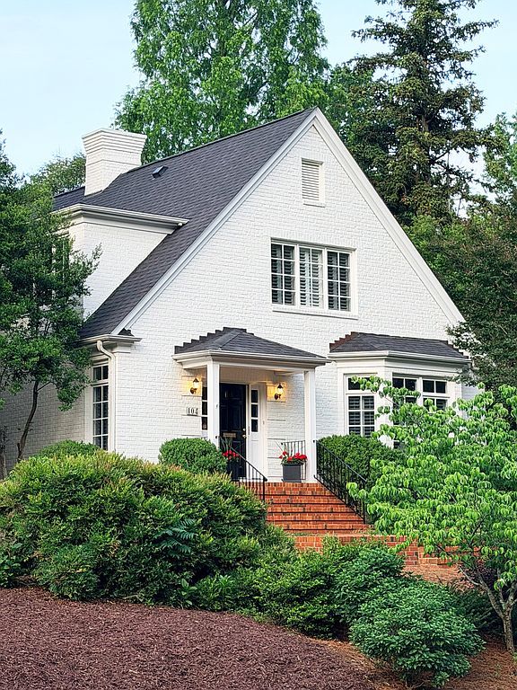 104 Elmwood Dr - Property Image