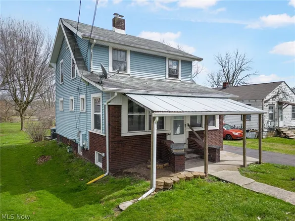 2964 Maple Ave NE, Canton, OH 44714