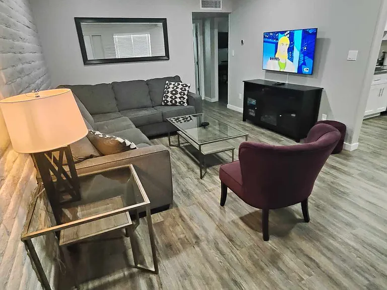 311 E Glenn St #311 — Photo 6