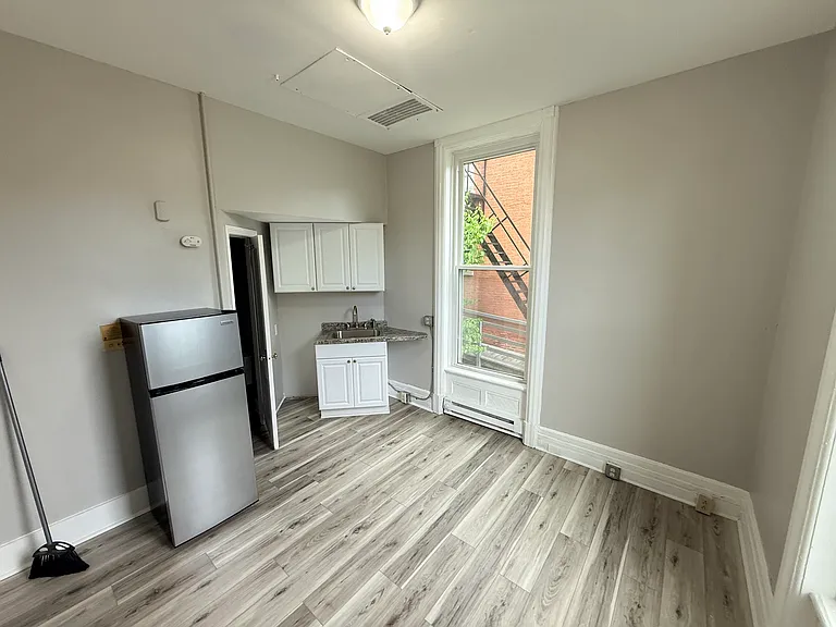731 Madison Ave #1-G — Photo 2