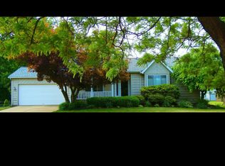 9182 Sugarbush Dr, Mentor, OH