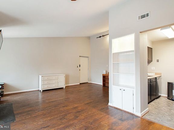 5th image of 1111 Castle Harbour Way Unit 3B