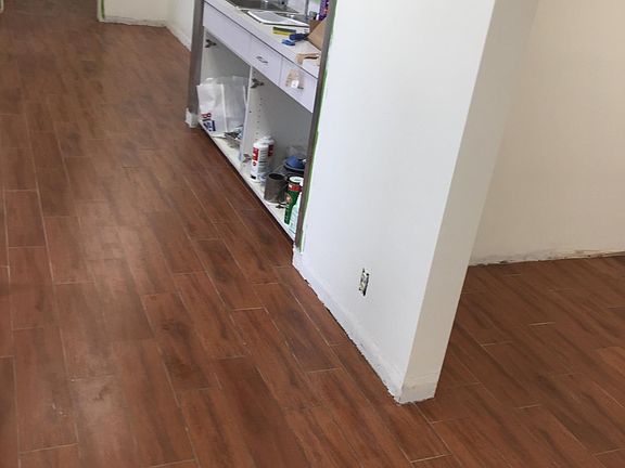 4th image of 125 N Jackson Ave Ste 204