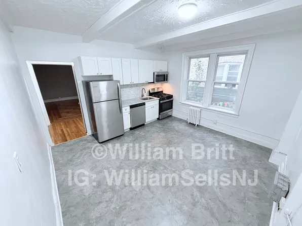 259 Grant Avenue image 2 of 21