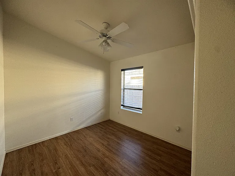 2728 Southern Ave — Photo 7