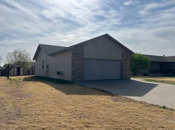 1401 Forrest Ave, Liberal, KS 67901