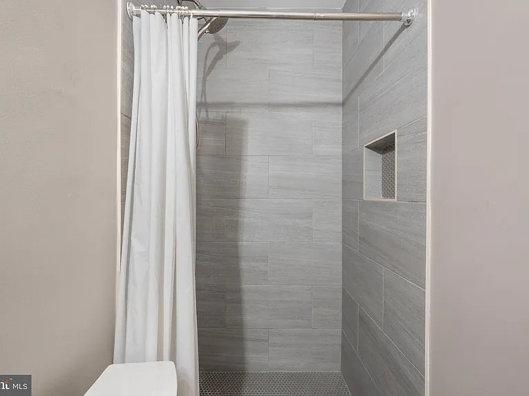 1526 V St SE #2 — Photo 13