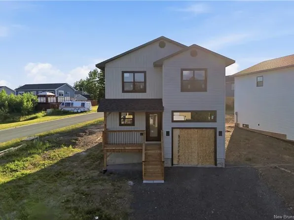 3 Brizley St, Oromocto, NB E2V 4R1