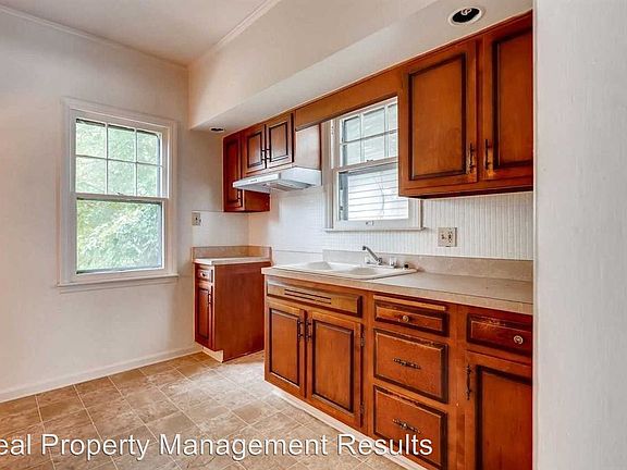5th image of 722 Bayard Park Dr