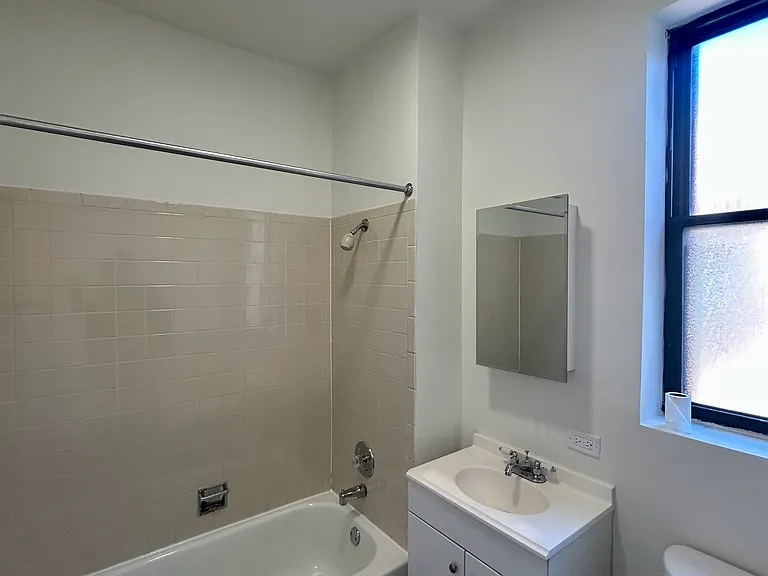 Washington Park Apartments — Photo 3