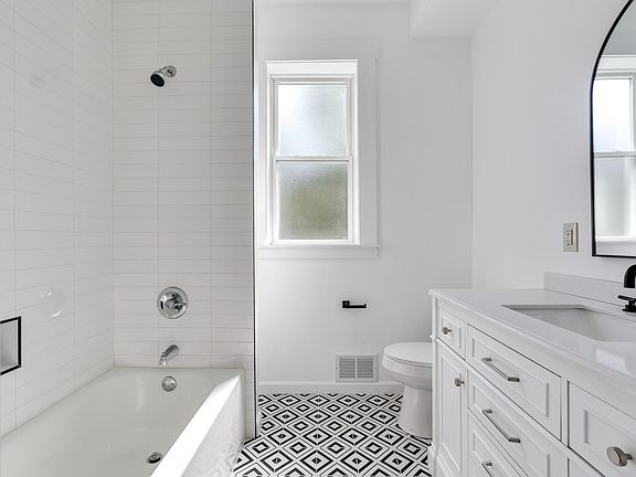 5th image of 1826 Hanfield St #1