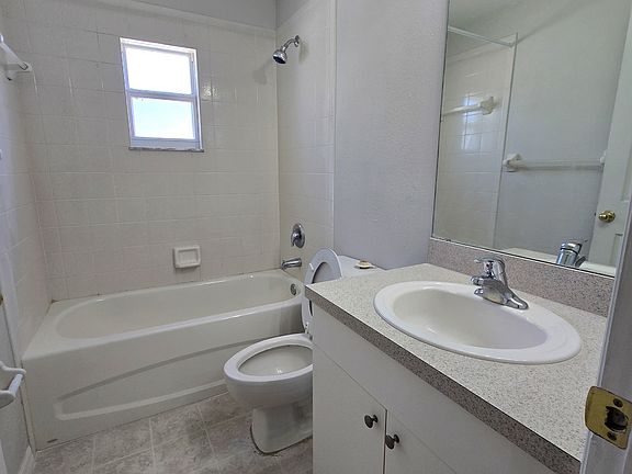 4th image of 6926 Wildwood Oak Dr