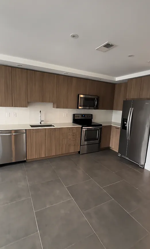 1 bed, 571 sqft, $2,722 — Photo 1