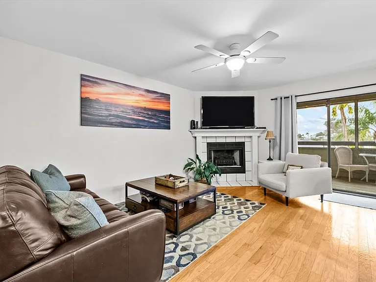 2392 Hanover Dr — Photo 20