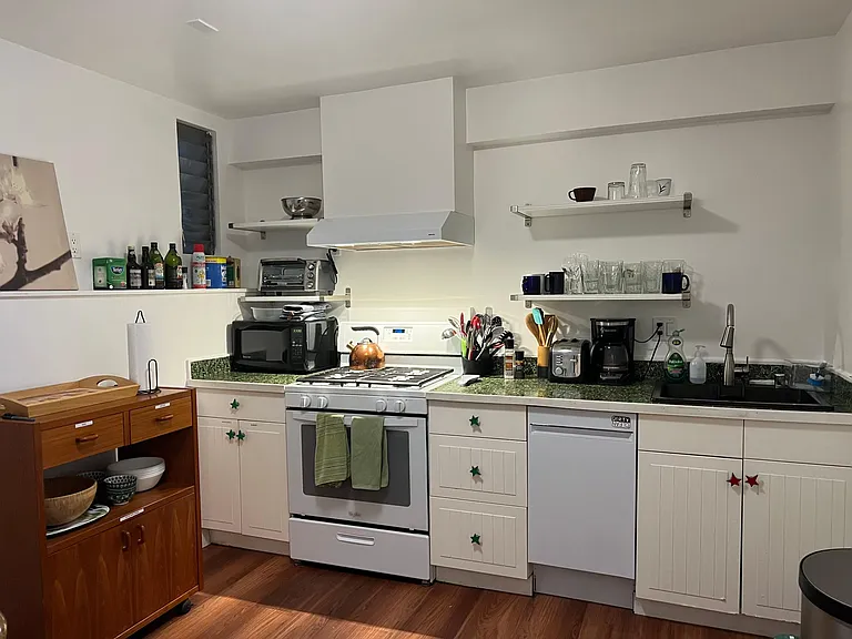 900 Union St #6 — Photo 7
