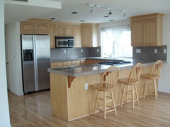 2nd image of 336 Santa Monica Dr