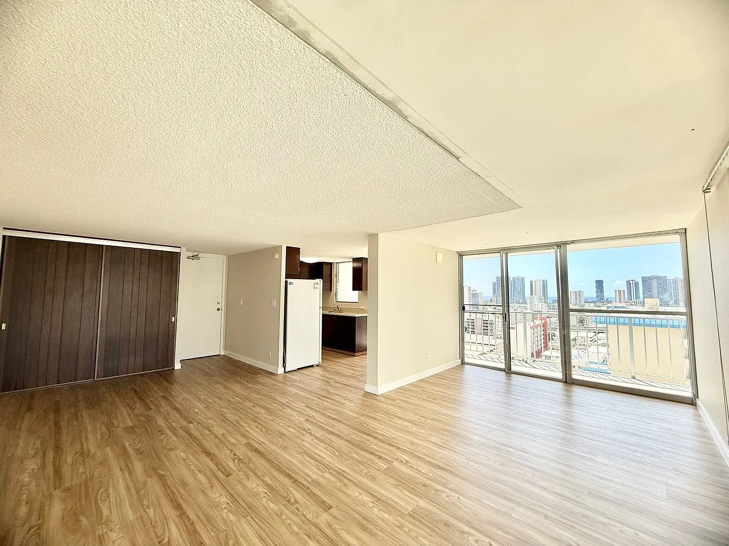 2br/2ba/1pkg in Makiki - Water/Sewer/Trash INCL! — Photo 4