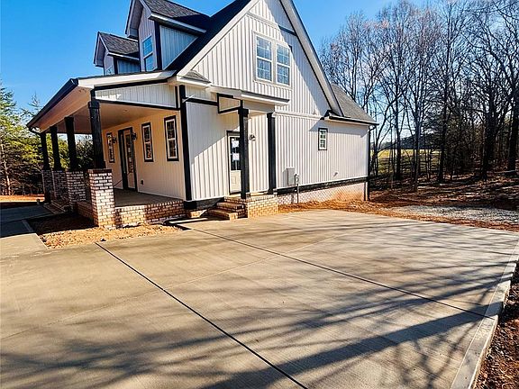 2nd image of 15678 Silver Rd