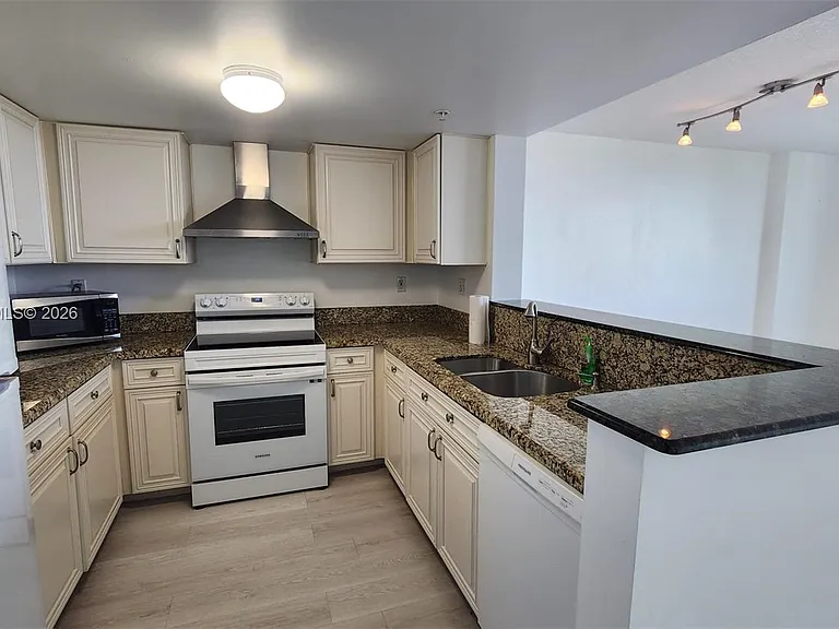 3000 Coral Way #713 — Photo 9
