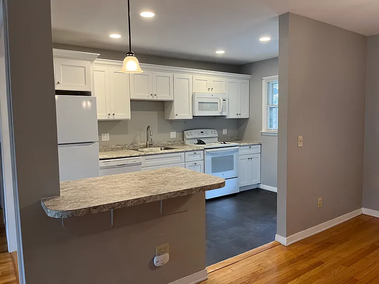 12 Kensington Ct — Photo 1