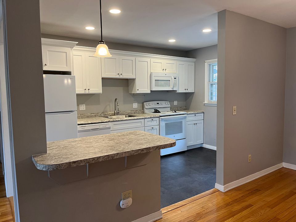 1st image of 12 Kensington Ct