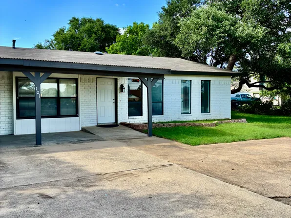 101 Tallwood Dr #B, Georgetown, TX 78628