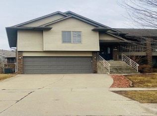 611 W Side Dr, Iowa City, IA 52246