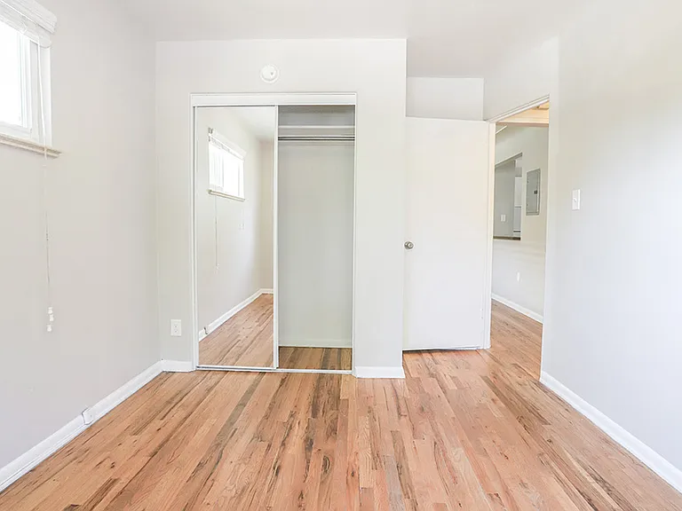 2421 S Gaylord St — Photo 31