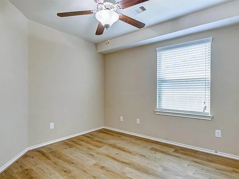 6451 Calgary Woods Ln — Photo 27