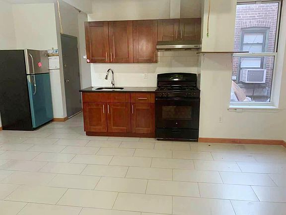 2nd image of 2711 Avenue U #2R