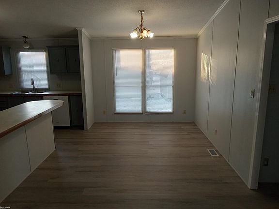 4th image of 12370 Saint James Ct