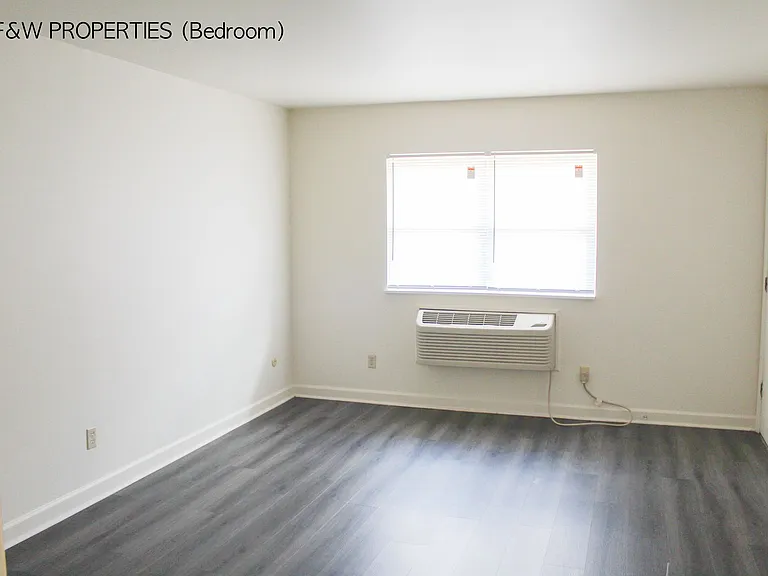 1000 & 1002 Bryden Rd — Photo 7