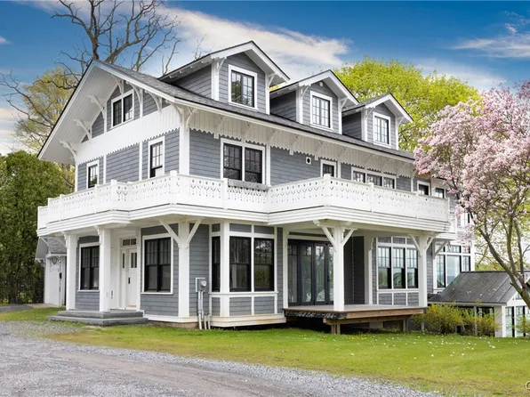 3 W Lake St, Skaneateles, NY 13152