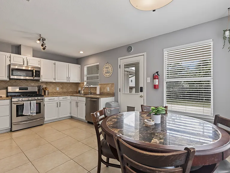 311 Nita Ln — Photo 3