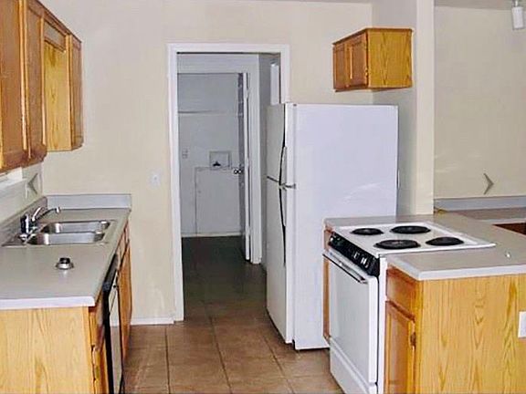 3rd image of 505 Braithwaite St