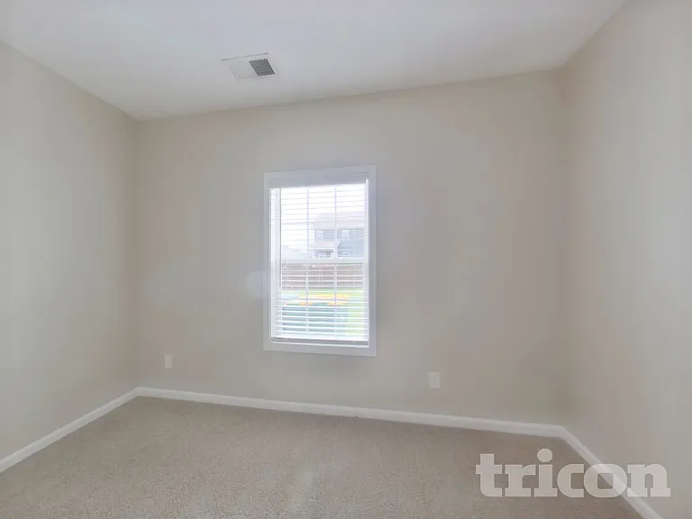812 Ellyson Dr — Photo 12