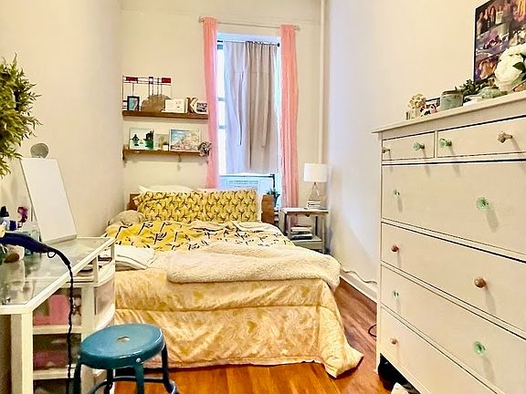 4th image of 140 W 92nd St #3F